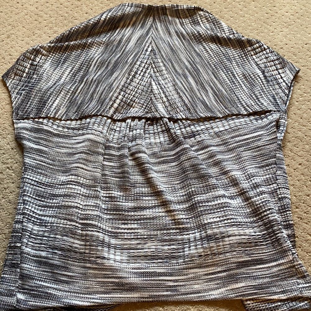 Christina sweater size Medium excellent condition - Picture 4 of 4